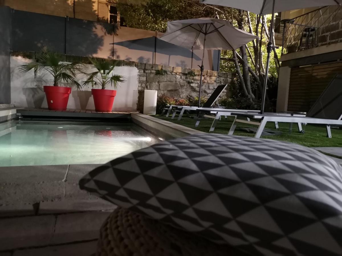 ลา แมซง กรีโวลาส Hotel อาวีญง ภายนอก รูปภาพ